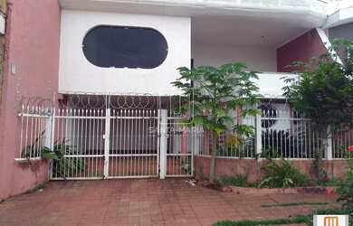 Imagem: O depósito possui 2 Vagas na garagem, 200m² de Área e está