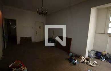 Imagem: O apartamento e possui 3 Dormitórios, Suítes, 1 Banheiro