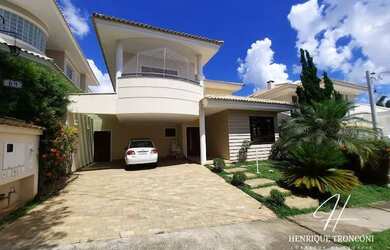 Imagem: A casa em condomínio possui 4 Dormitórios, 5 Banheiros, 4