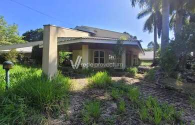 Imagem: A casa em condomínio possui 5 Dormitórios, 5 Banheiros, 5