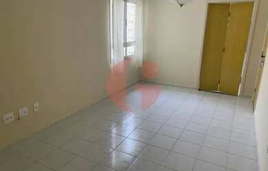 Imagem: O apartamento possui 2 Dormitórios, 1 Banheiro, 2 Vagas na