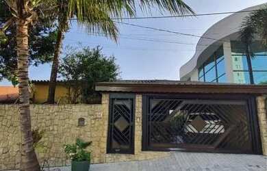 Imagem: A casa em condomínio possui 3 Dormitórios, 4 Banheiros, 2