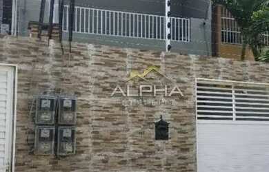 Imagem: A casa possui 5 Dormitórios, 5 Banheiros, 1 Vaga na garagem