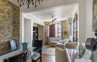 Imagem: A casa possui 2 Dormitórios, 1 Banheiro, 1 Vaga na garagem