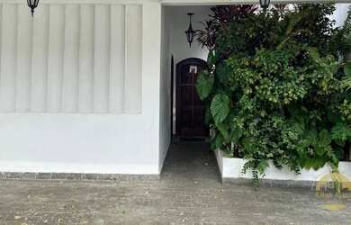 Imagem 2: Casa no Embaré. Churrasqueira, Varanda, Área de serviçoe210m² de Área