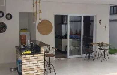 Imagem: A casa em condomínio possui 3 Dormitórios, 3 Banheiros, 4