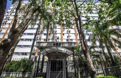 Imagem: O apartamento possui 3 Dormitórios, 1 Banheiro, 1 Vaga na garagem