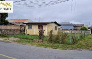 Imagem: A casa possui 2 Dormitórios, 1 Banheiro, 5 Vagas na garagem