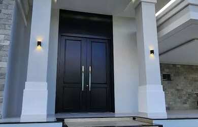 Imagem: A casa em condomínio possui 4 Dormitórios, 5 Banheiros, 3