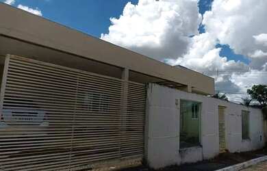 Imagem: A casa em condomínio à venda possui 3 Dormitórios, 4 Banheiros