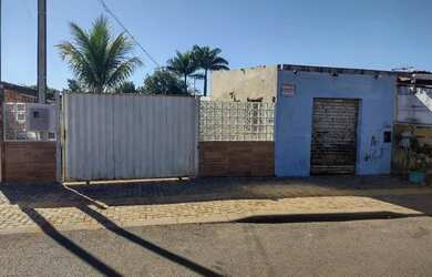 Imagem: A casa possui 3 Dormitórios, 3 Banheiros, 5 Vagas na garagem