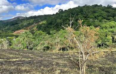Imagem: O terreno possui 500m² de Área e está localizado em Vila