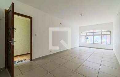 Imagem: A casa possui 4 Dormitórios, 3 Banheiros, 2 Vagas na garagem