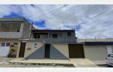 Imagem: A casa possui 5 Dormitórios, 5 Banheiros, 1 Vaga na garagem