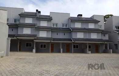 Imagem: A casa em condomínio possui 4 Dormitórios, 4 Banheiros, 3