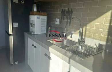 Imagem: A casa possui 1 Dormitório, 2 Banheiros, 3 Vagas na garagem