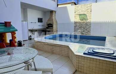 Imagem: A casa possui 2 Dormitórios, 3 Banheiros, 245m² de Área e