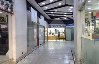 Imagem: O depósito possui 1 Vaga na garagem, 30m² de Área e está