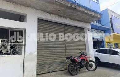 Imagem: O depósito possui 1 Vaga na garagem e 57m² de Área e está