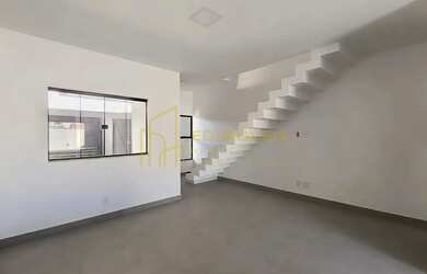 Imagem 2: Moderna Casa com 3 Quartos e Quintal no Planície da Serra Pronta para...