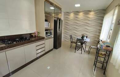 Imagem: A casa possui 3 Dormitórios, 2 Banheiros e 84m² de Área e