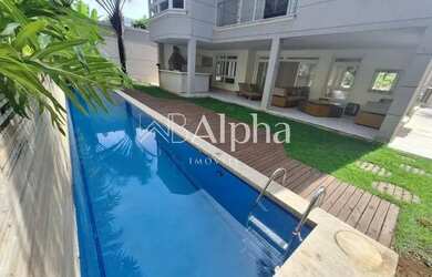 Imagem: A casa em condomínio possui 4 Dormitórios, 5 Banheiros, 4