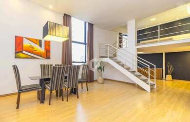 Imagem: O apartamento possui 1 Dormitório, 1 Banheiro, 2 Vagas na garagem