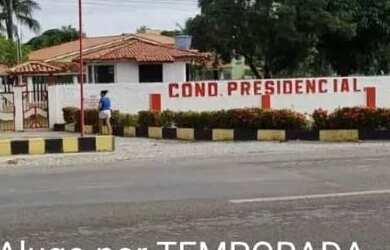 Imagem: A casa possui 4 Dormitórios, 2 Banheiros, 3 Vagas na garagem