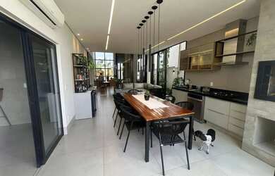 Imagem 3: Casa em Palmas. Piscina, Churrasqueira, Varandae242m² de Área