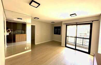 Imagem: O apartamento possui 1 Dormitório, 1 Banheiro, 1 Vaga na garagem