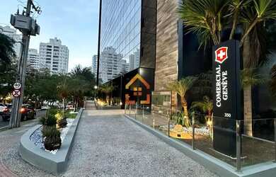 Imagem: O depósito possui 5 Vagas na garagem, 317m² de Área e está