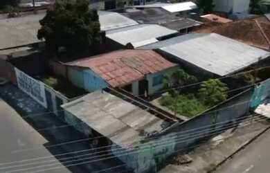 Imagem: A casa possui 3 Dormitórios, 1 Banheiro, 3 Vagas na garagem