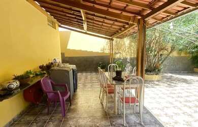 Imagem: CASA EM LOTE DE 400 m² NO BAIRRO MELO, REGIÃO CENTRAL!