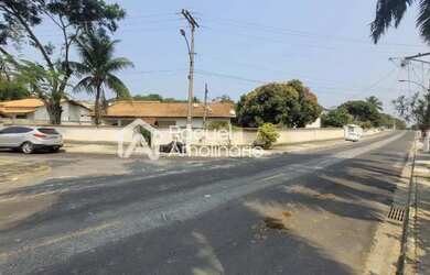 Imagem: A casa possui 3 Dormitórios, 1 Banheiro, 1 Vaga na garagem