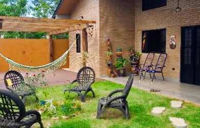 Imagem: A casa em condomínio possui 2 Dormitórios, 3 Banheiros, 2