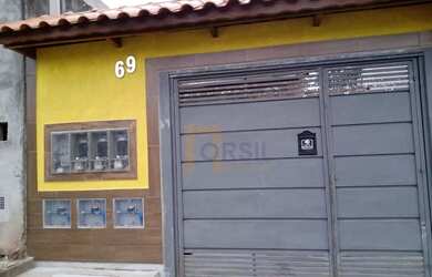 Imagem: A casae possui 1 Dormitório, 1 Banheiro, 1 Vaga na garagem