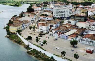 Imagem: A casa possui 3 Dormitórios, 3 Banheiros, 1 Vaga na garagem