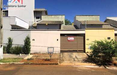 Imagem: A casa possui 2 Dormitórios, 2 Banheiros, 1 Vaga na garagem