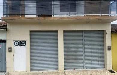 Imagem: A casa possui 3 Dormitórios, 2 Banheiros e está localizado