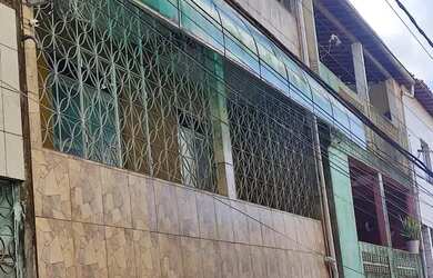 Imagem: A casa possui 3 Dormitórios, 2 Banheiros e está localizado