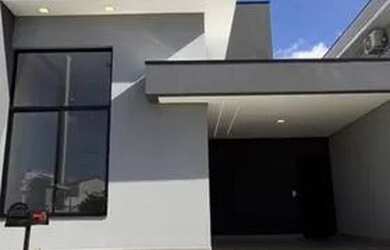 Imagem: A casa e possui 3 Dormitórios, Suítes, 2 Banheiros está