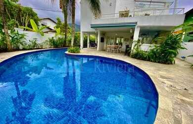 Imagem: A casa possui 5 Dormitórios, 5 Banheiros, 2 Vagas na garagem