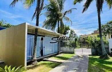 Imagem: A casa possui 3 Dormitórios, 3 Banheiros, 5 Vagas na garagem