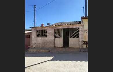 Imagem: A casa em condomínio possui 2 Dormitórios, 1 Banheiro, 2 Vagas