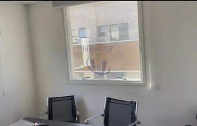 Imagem: O depósito possui 5 Vagas na garagem, 172m² de Área e está