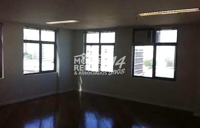 Imagem: O depósito possui 1 Vaga na garagem, 41m² de Área e está