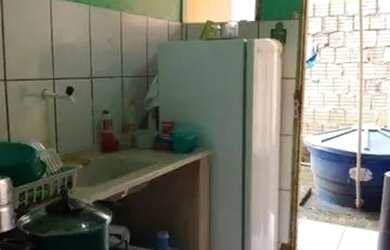 Imagem: A casa possui 2 Dormitórios, 2 Banheiros, 1 Vaga na garagem