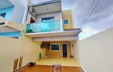 Imagem: A casa possui 2 Dormitórios, 2 Banheiros, 4 Vagas na garagem