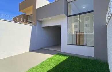 Imagem: A casa possui 3 Dormitórios, 2 Banheiros, 180m² de Área e