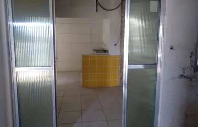 Imagem: A casa possui 2 Dormitórios, 1 Banheiro, 3 Vagas na garagem